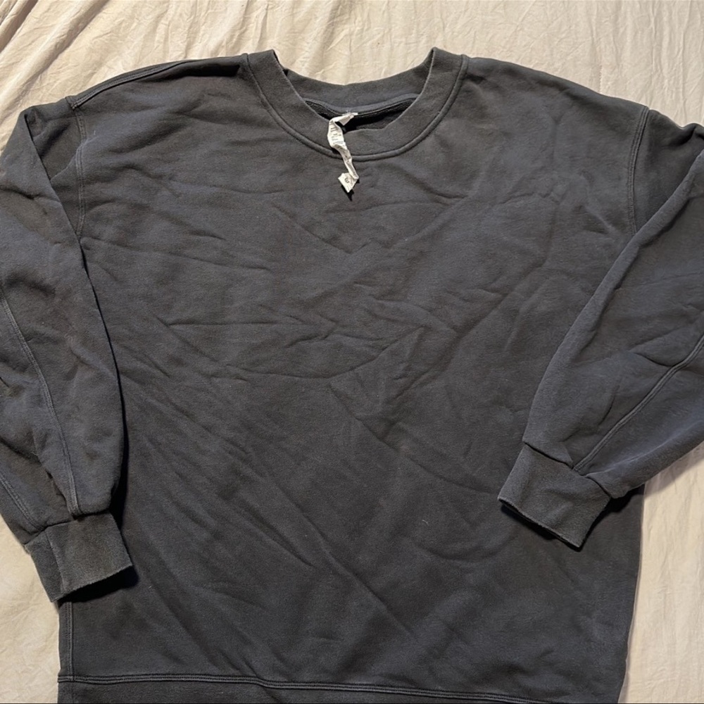 SOLD ON CURTSY Lululemon perfectly oversized crew neck size 4 *ed Curtis